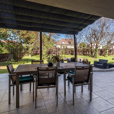 Maison Familiale Bergerac Billard Jardin Clos Exterior photo