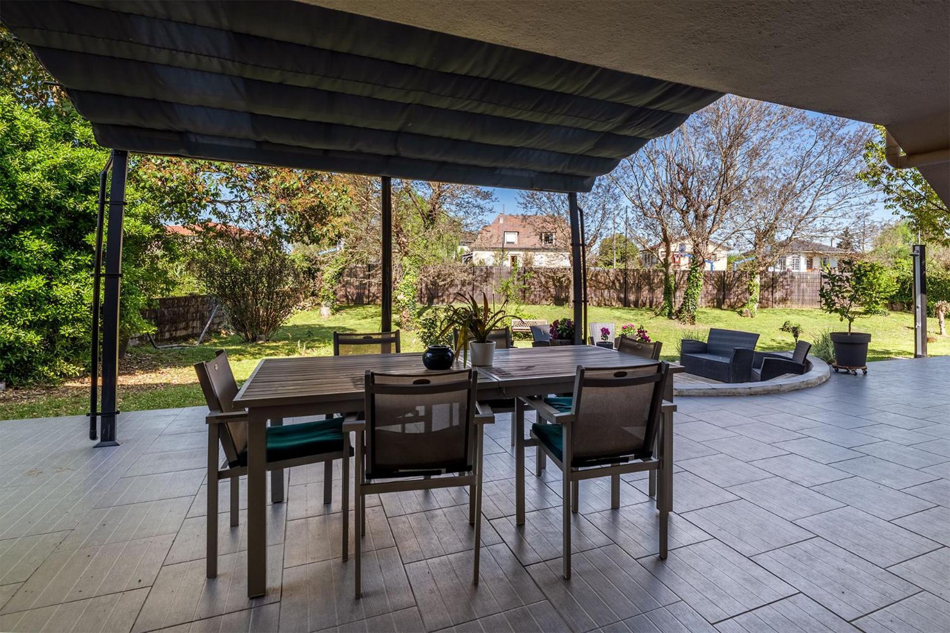 Maison Familiale Bergerac Billard Jardin Clos Exterior photo